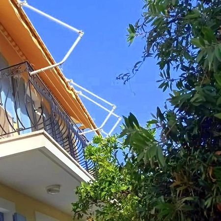 Lourantos Bayside Apartments Vathy  Bagian luar foto