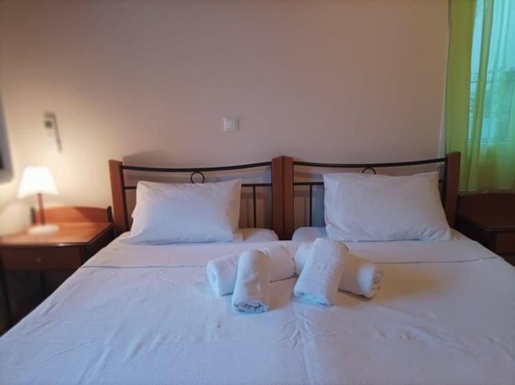 Lourantos Bayside Apartments Vathy  Bagian luar foto