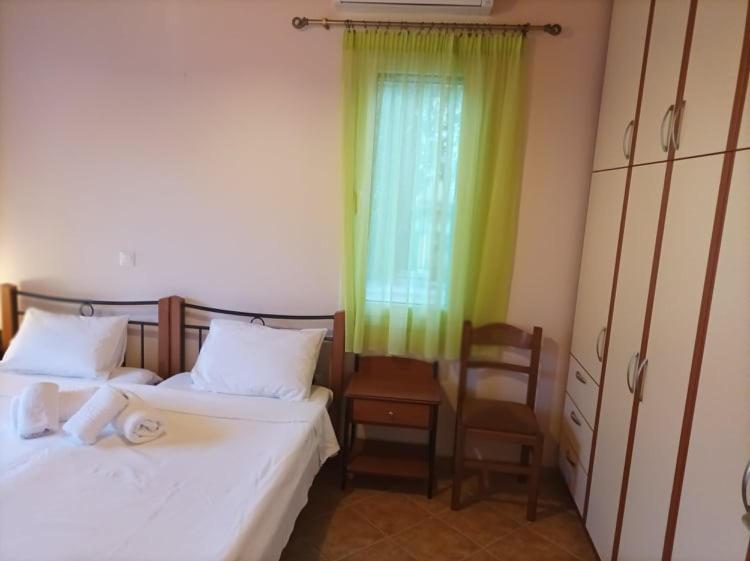 Lourantos Bayside Apartments Vathy  Bagian luar foto