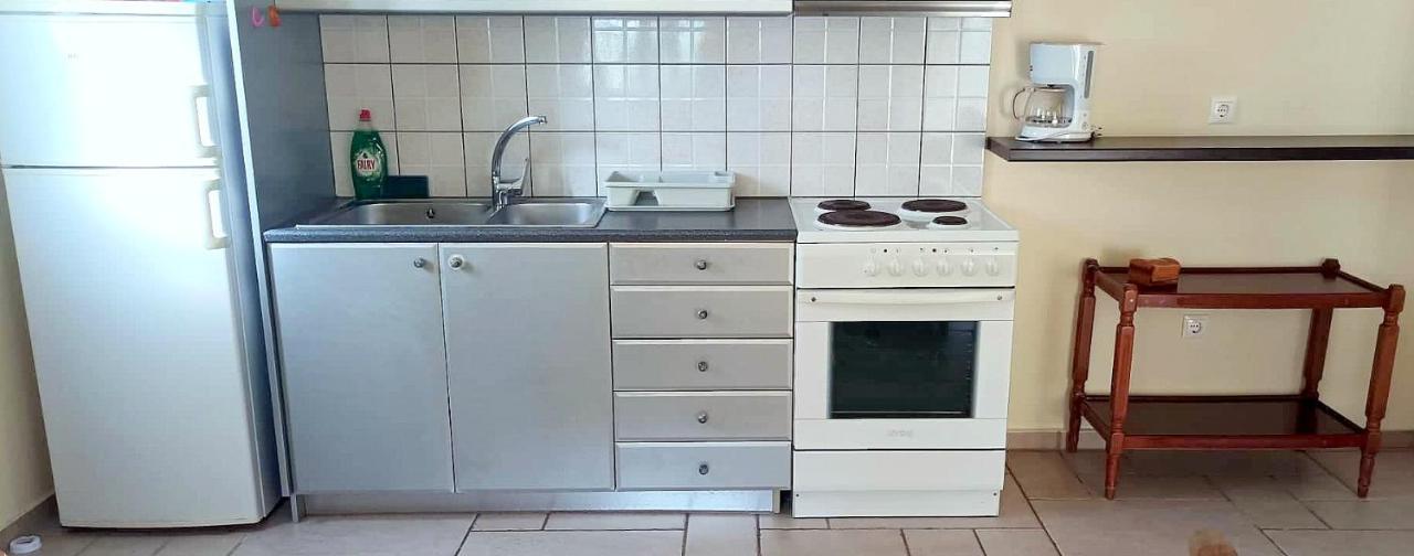 Lourantos Bayside Apartments Vathy  Bagian luar foto