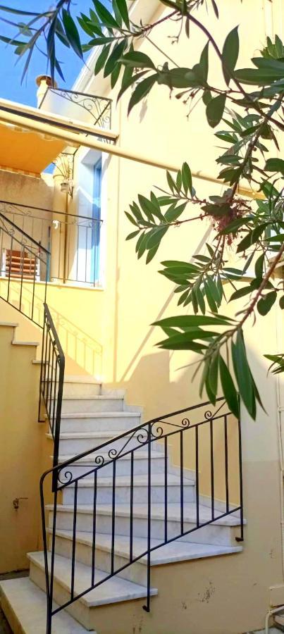 Lourantos Bayside Apartments Vathy  Bagian luar foto