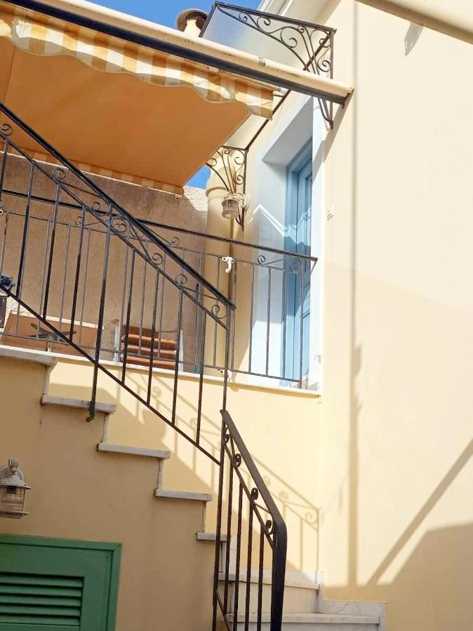 Lourantos Bayside Apartments Vathy  Bagian luar foto