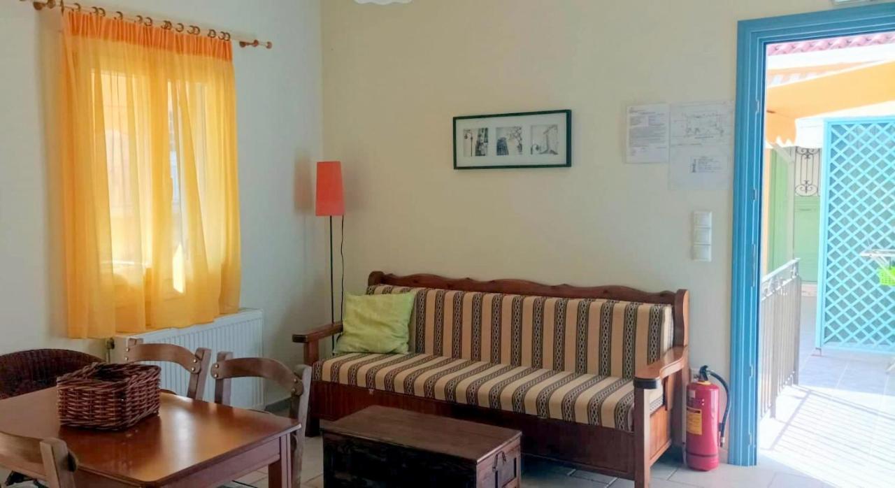 Lourantos Bayside Apartments Vathy  Bagian luar foto